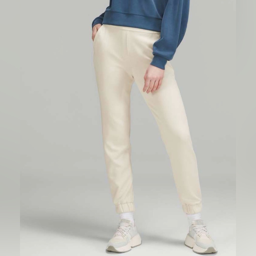 Lululemon Softstreme Relaxed High-Rise Joggers Pants Size 2